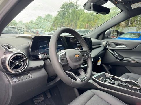 New 2026 Chevrolet Equinox LT w/ Convenience Package II FWD image 25
