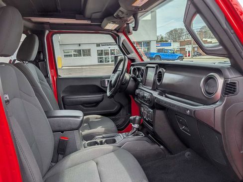 Certified 2022 Jeep Wrangler Unlimited Sport w/ Sun And Sound Package AWD/4WD image 25