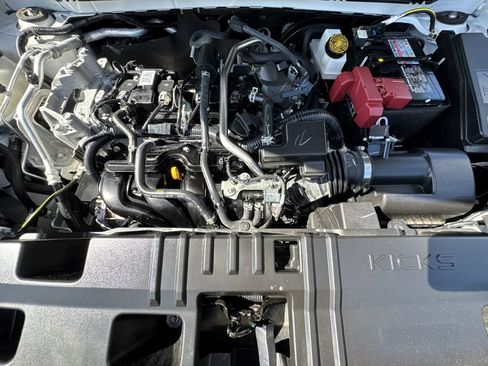 Certified 2025 Nissan Kicks SV AWD/4WD image 18