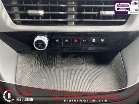 Used 2025 Ford Explorer ST-Line w/ ST-Line Street Pack AWD/4WD image 18
