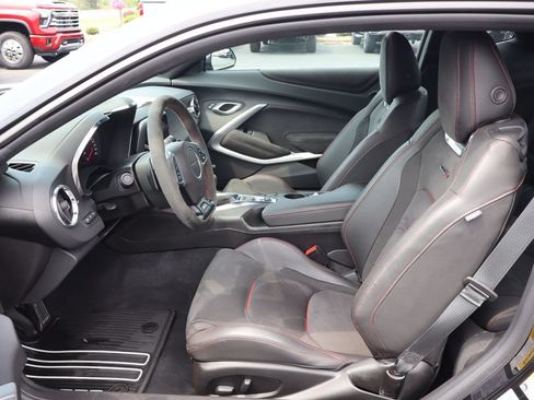 Used 2022 Chevrolet Camaro ZL1 RWD image 4