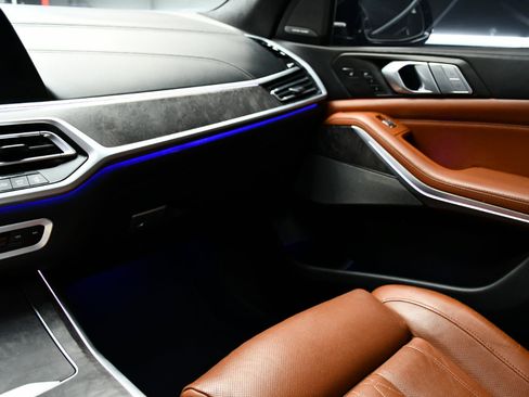 Used 2022 BMW X7 M50i w/ Executive Package image 37