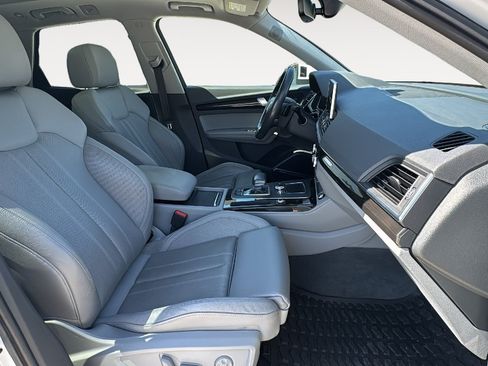 Used 2019 Audi Q5 2.0T Premium Plus w/ Premium Plus Package AWD/4WD image 32