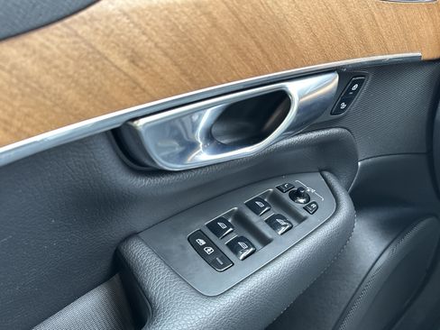 Used 2022 Volvo XC90 T6 Momentum w/ Advanced Package image 24