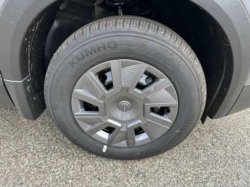 New 2026 Nissan Kicks S image 10