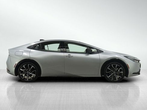 Used 2025 Toyota Prius Plug-In Hybrid image 6