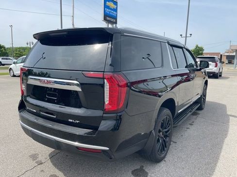 Used 2023 GMC Yukon XL SLT w/ SLT Luxury Package AWD/4WD image 3