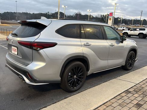 Certified 2024 Toyota Highlander XSE image 5