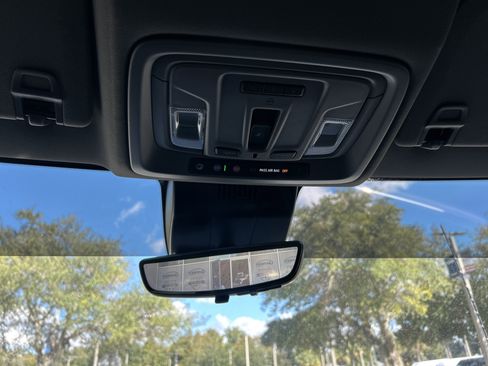 Used 2025 Chevrolet Silverado 2500 LTZ w/ LTZ Convenience Package image 29