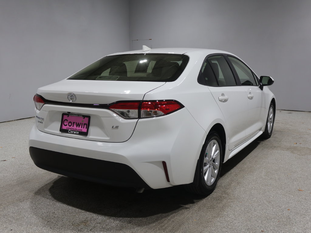 Used 2024 Toyota Corolla LE w/ LE Convenience Package FWD image 2