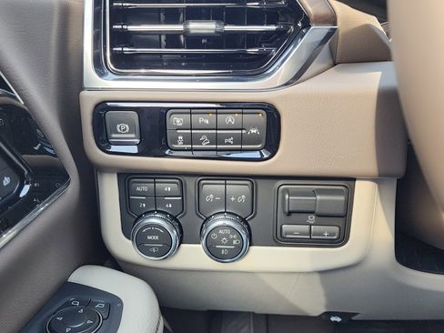 New 2026 GMC Yukon Denali w/ Denali Reserve Package image 18