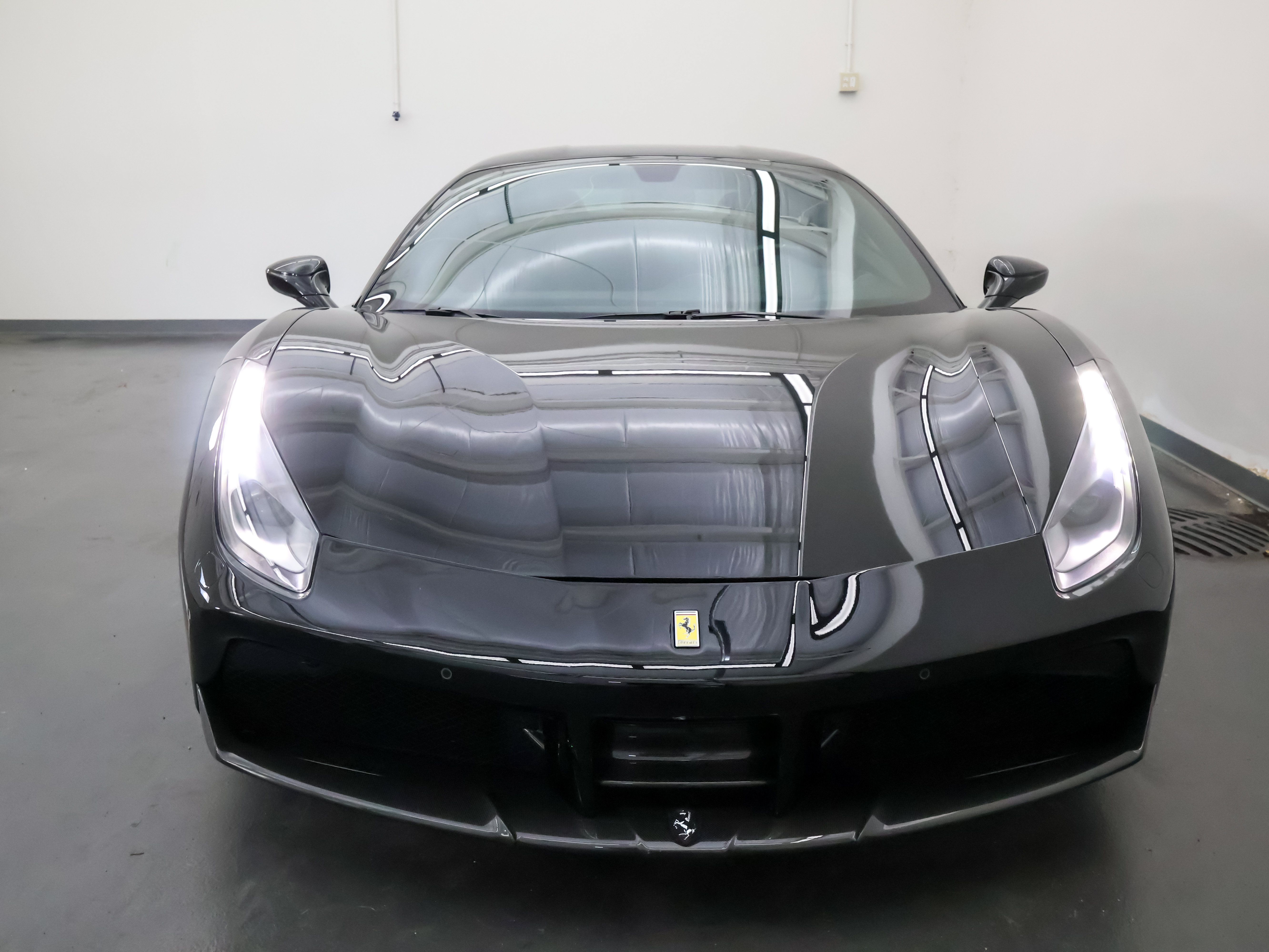 Used 2016 Ferrari 488 GTB RWD image 8