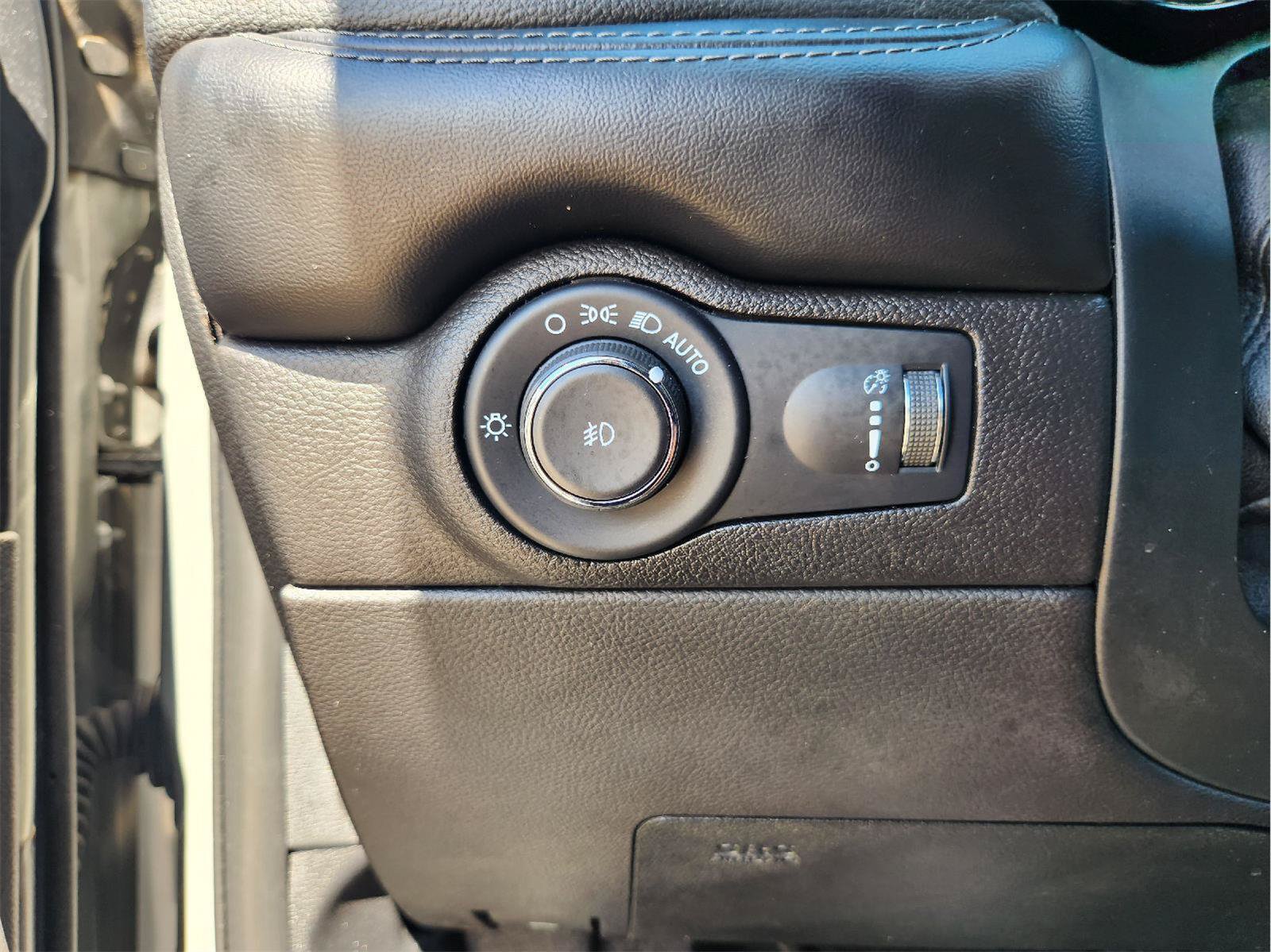 Used 2021 Dodge Durango SXT w/ Trailer Tow Group IV RWD image 21