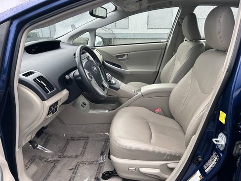 Used 2010 Toyota Prius Five image 10