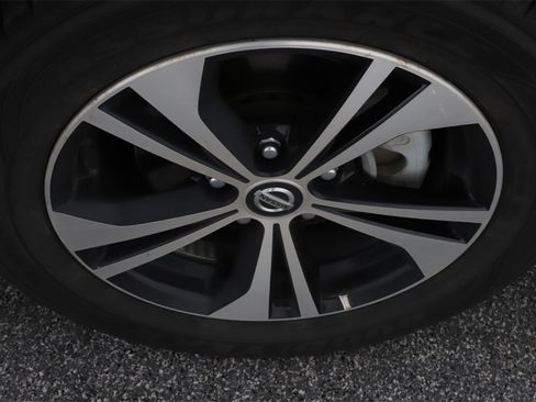Used 2023 Nissan Sentra SV image 32