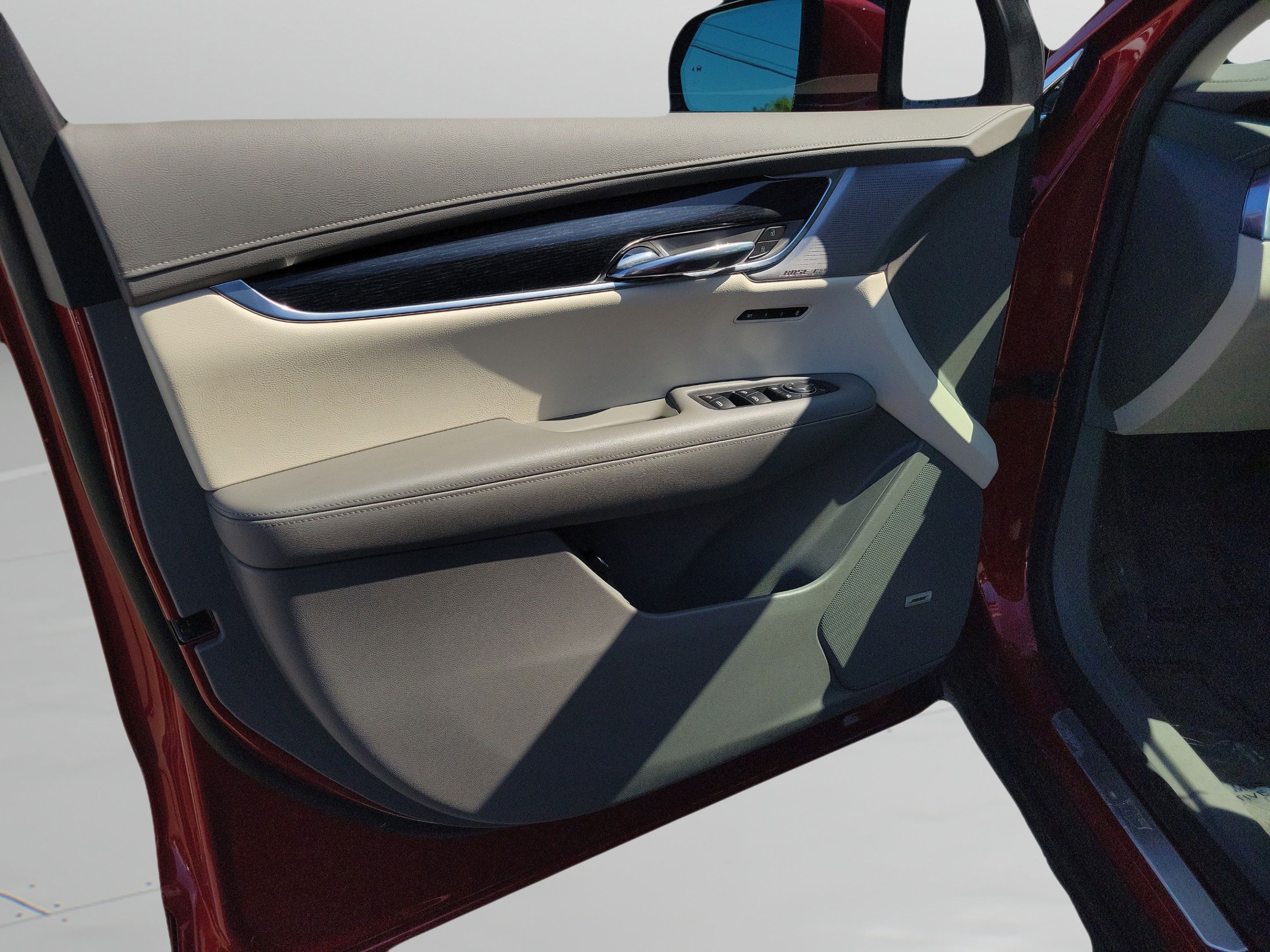 Used 2024 Cadillac XT6 Premium Luxury FWD image 16