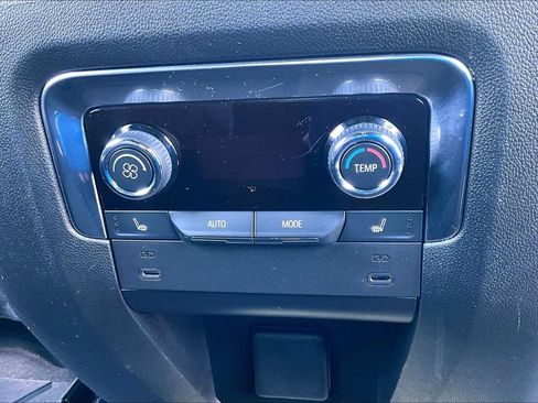 Used 2025 Chevrolet Tahoe High Country AWD/4WD image 35