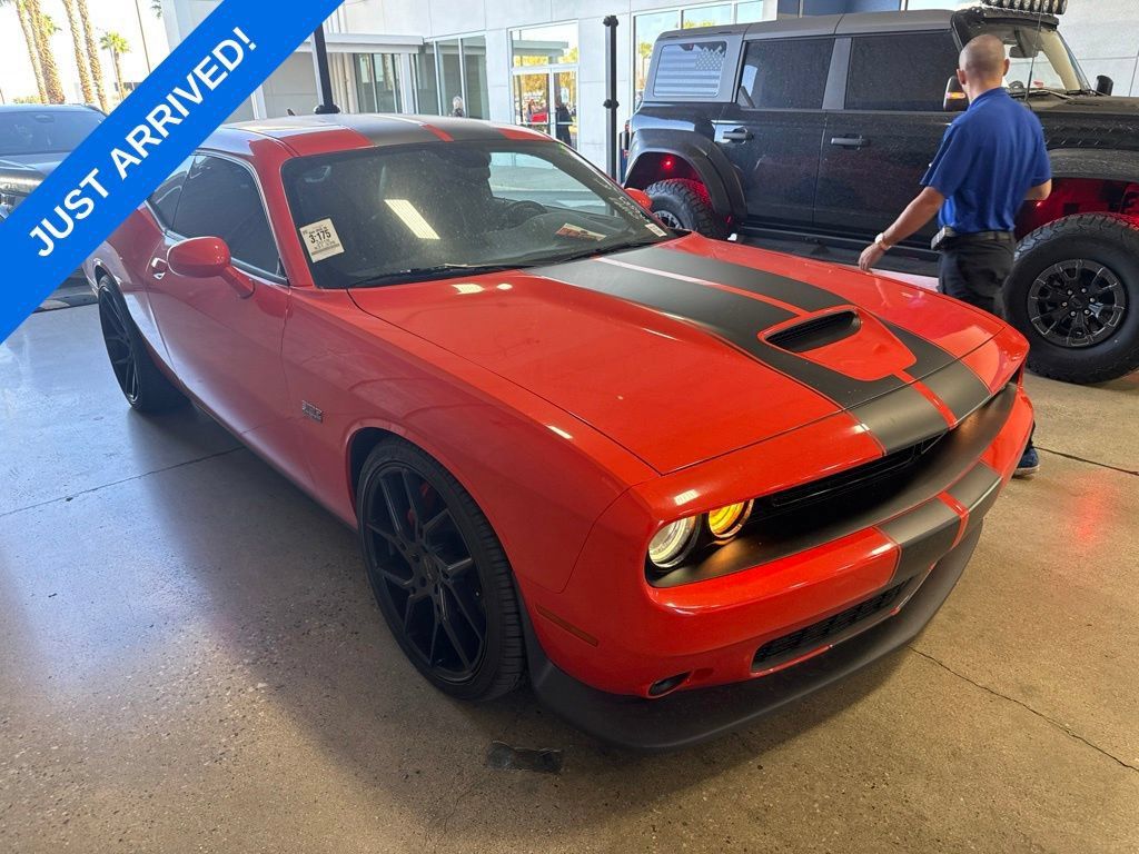 Used 2018 Dodge Challenger SRT RWD image 2