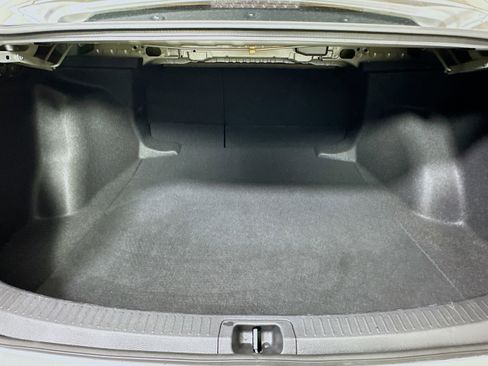 Used 2025 Toyota Corolla LE image 30