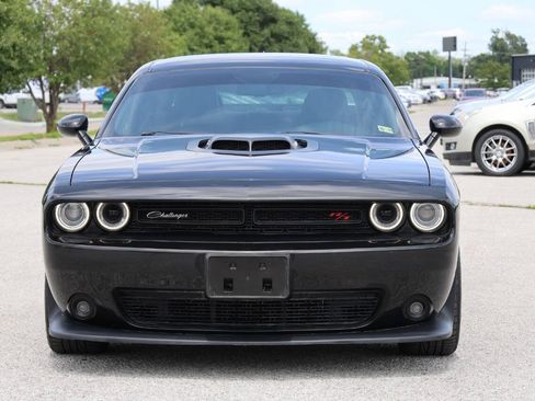 Used 2018 Dodge Challenger R/T Scat Pack RWD image 2