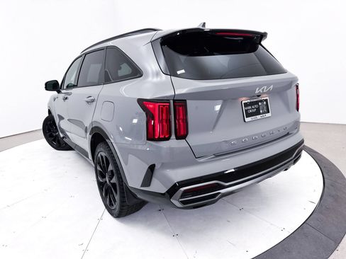 Used 2022 Kia Sorento SX FWD image 11