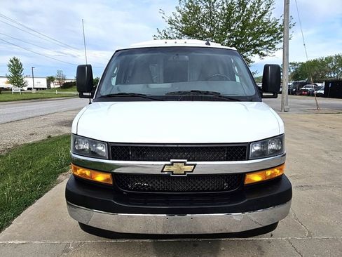Used 2023 Chevrolet Express 3500 w/ Power Convenience Package RWD image 2