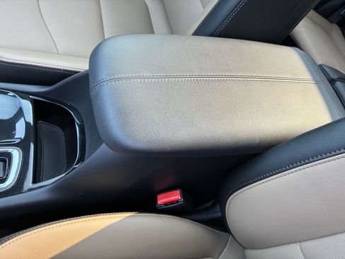 Used 2024 Chevrolet Equinox Premier FWD image 38