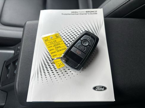 Used 2024 Ford Bronco Big Bend image 32