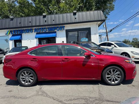 Used 2016 Lexus ES 300h w/ Luxury Package w/Wood Trim image 4