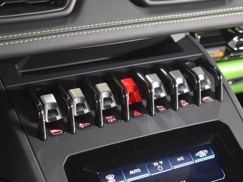 Used 2020 Lamborghini Huracan EVO image 33