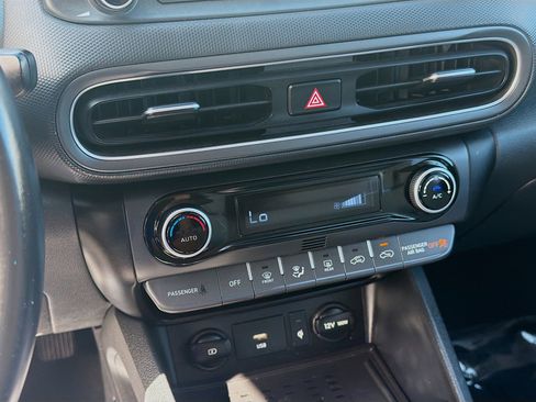 Used 2022 Hyundai Kona SEL w/ Convenience Package image 12