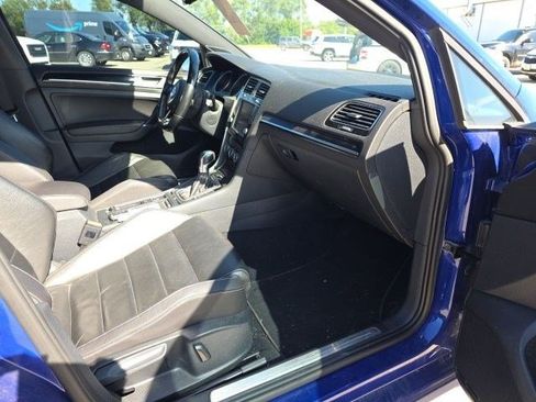 Used 2016 Volkswagen Golf 4-Door AWD/4WD image 12