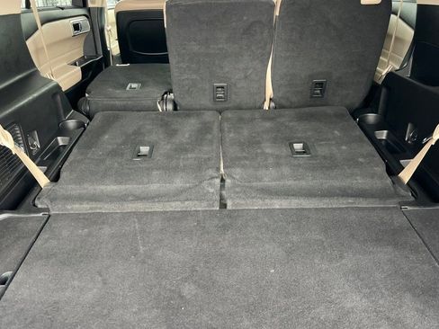 Used 2020 Ford Explorer Limited image 13