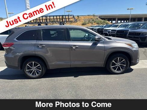 Used 2018 Toyota Highlander XLE FWD image 7