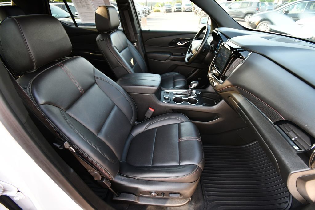 Used 2023 Chevrolet Traverse RS w/ LPO, Floor Liner Package AWD/4WD image 22
