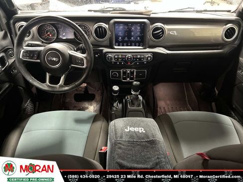 Used 2018 Jeep Wrangler Unlimited Sahara image 14