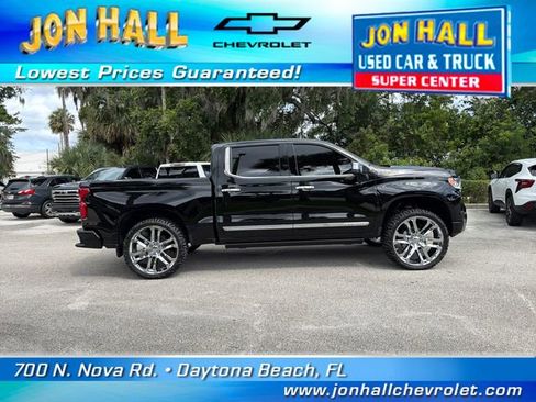 Used 2025 Chevrolet Silverado 1500 High Country w/ High Country Premium Package AWD/4WD image 13