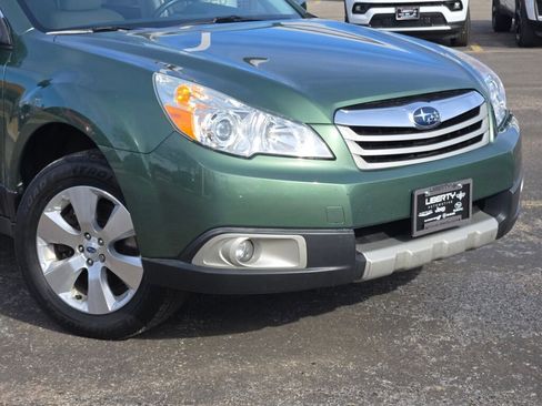 Used 2011 Subaru Outback 3.6R Limited w/ PWR Moonroof Pkg image 2