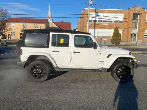 Used 2023 Jeep Wrangler Sahara image 4