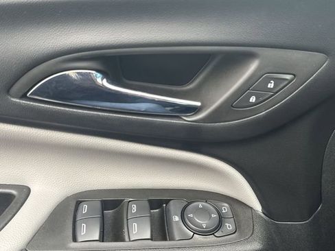 Certified 2023 Chevrolet Equinox LS AWD/4WD image 24