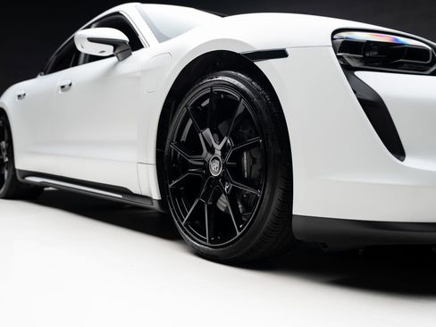 Used 2023 Porsche Taycan image 74