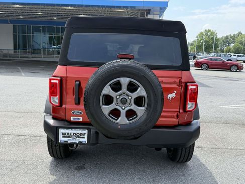 Used 2023 Ford Bronco 4-Door AWD/4WD image 3