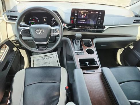 Used 2021 Toyota Sienna LE FWD image 10