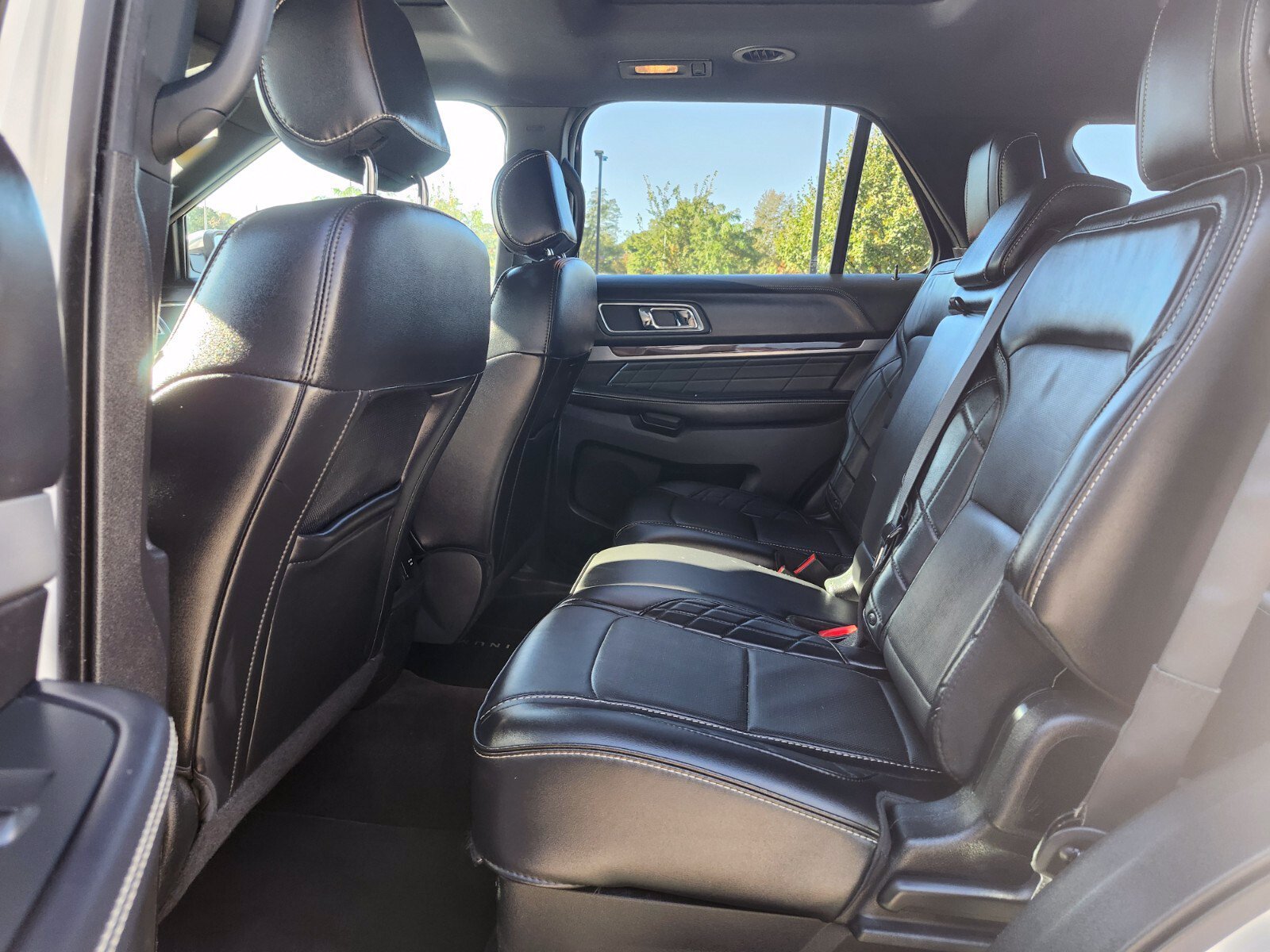 Used 2017 Ford Explorer Platinum AWD/4WD image 14