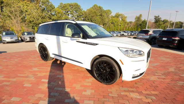Used 2023 Lincoln Aviator Black Label w/ Jet Package AWD/4WD image 3