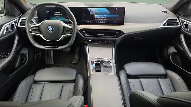 Used 2025 BMW i4 xDrive40i AWD/4WD image 7