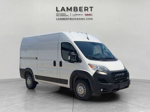 Used 2025 RAM ProMaster 2500 w/ Convenience Group FWD image 7