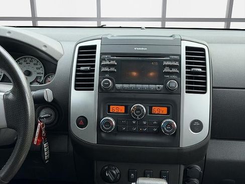 Used 2013 Nissan Frontier PRO-4X AWD/4WD image 20