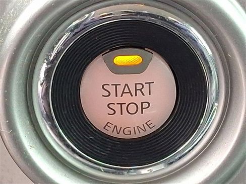 Used 2019 Nissan Titan PRO-4X w/ Pro-4x Convenience Package image 17