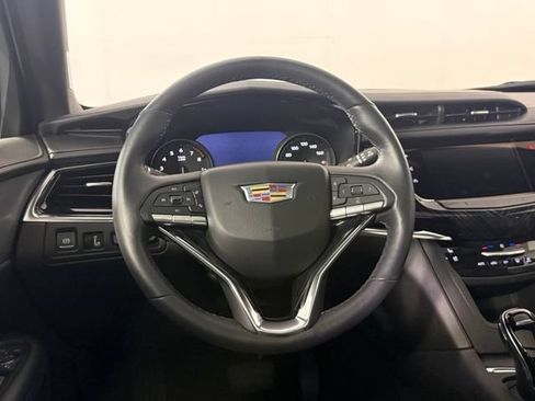 Used 2023 Cadillac XT6 Premium Luxury w/ Technology Package FWD image 28